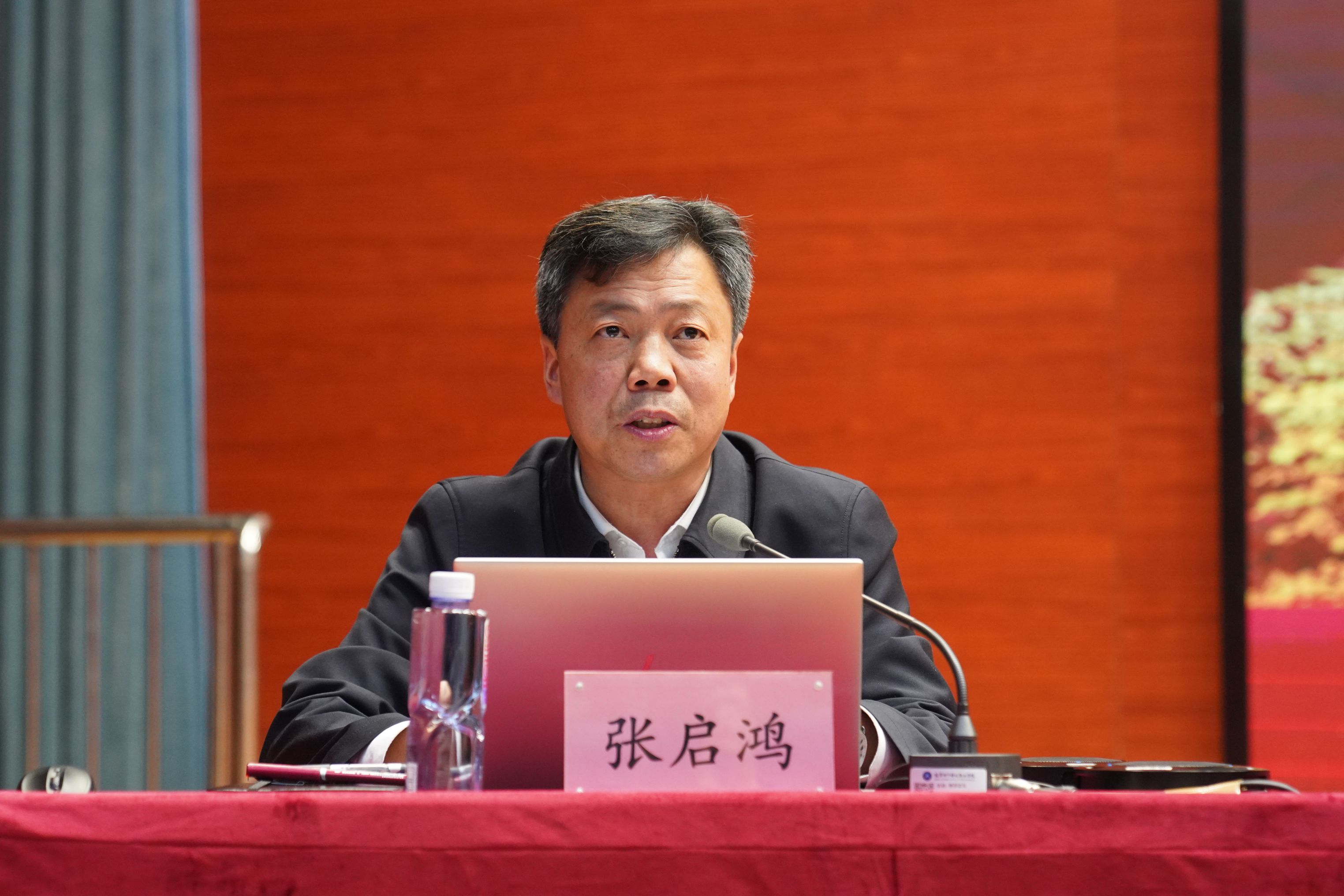 张启鸿.JPG 张启鸿.JPG