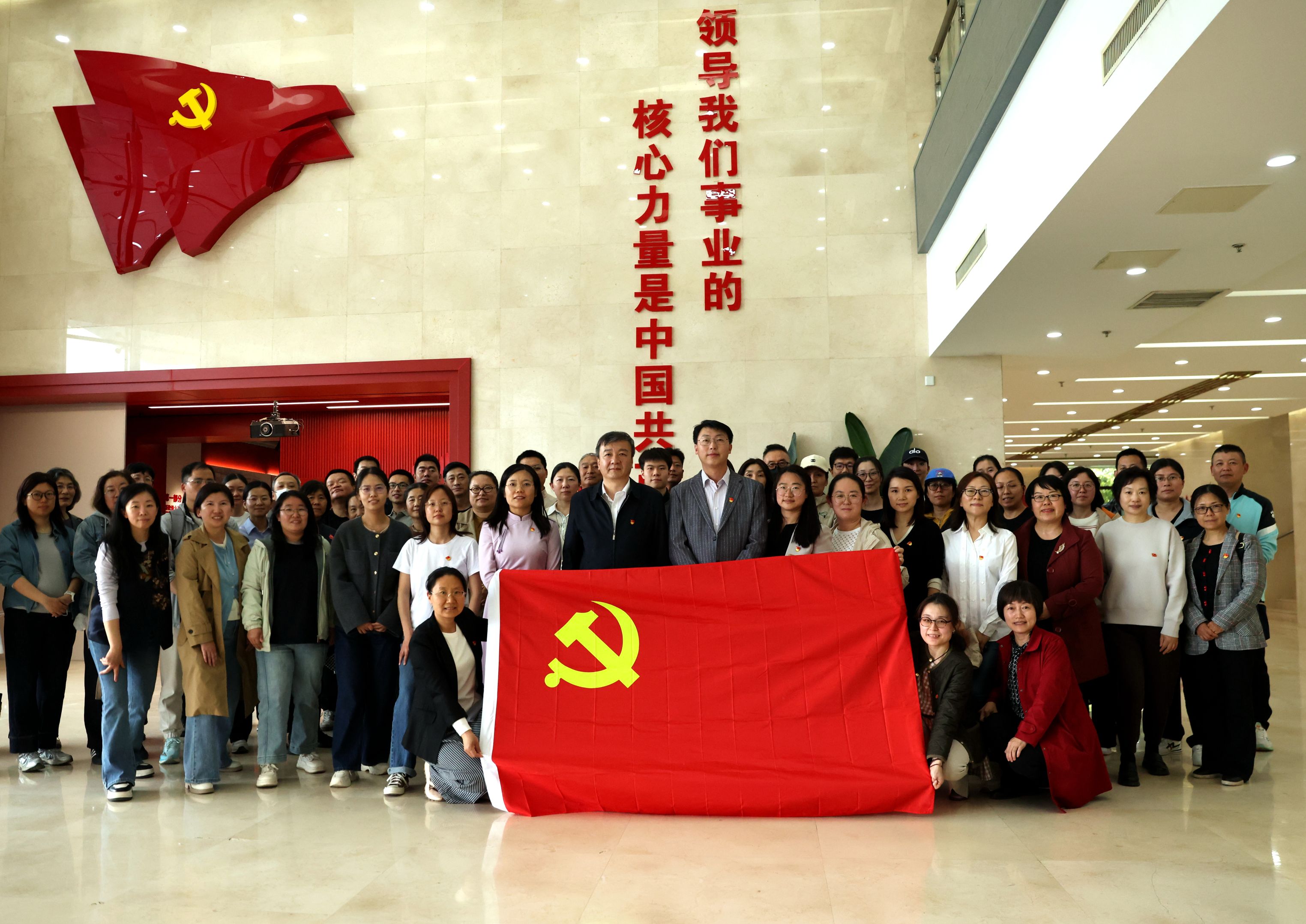 合影_副本.jpg