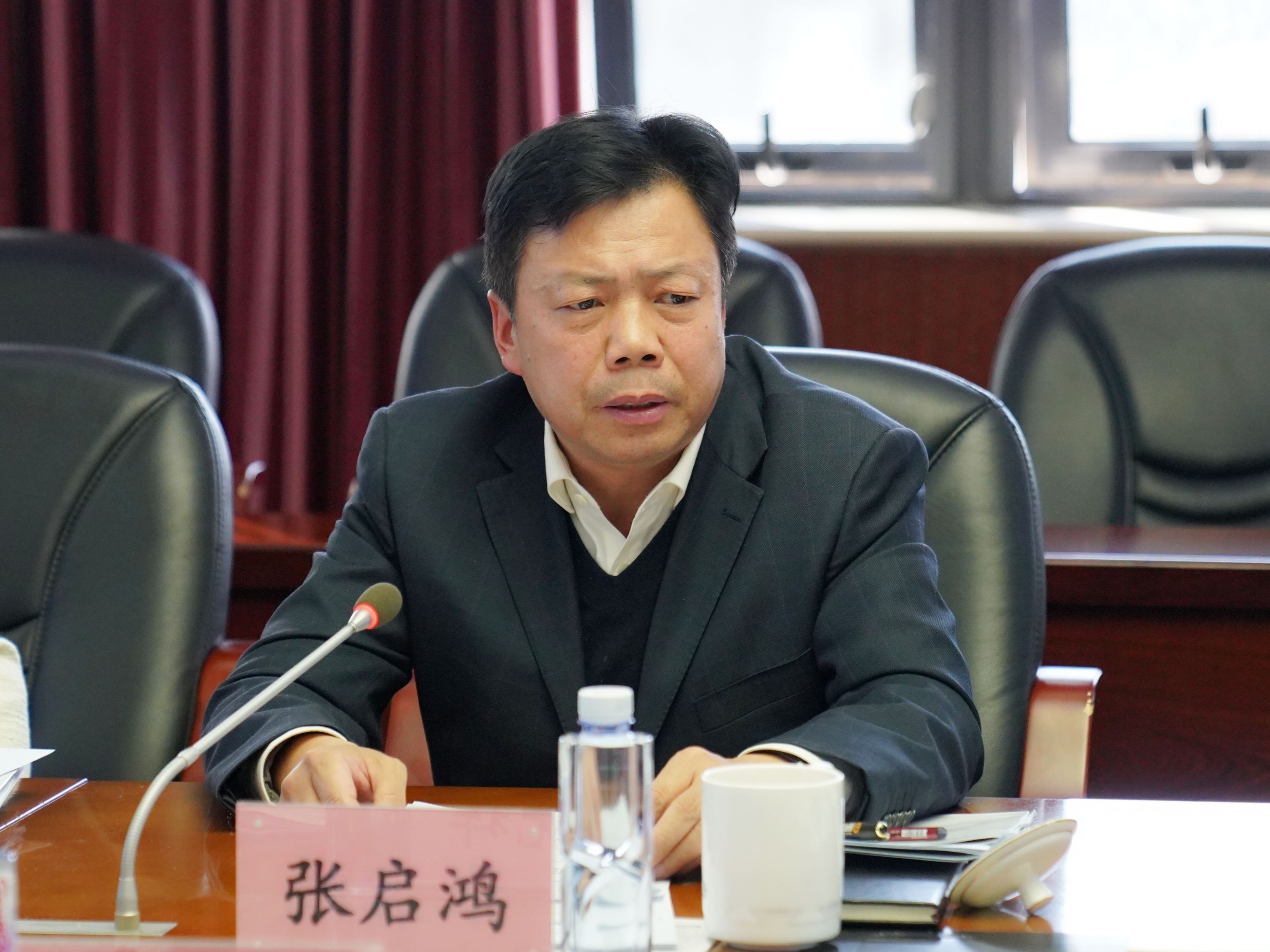 书记.jpg 书记.jpg