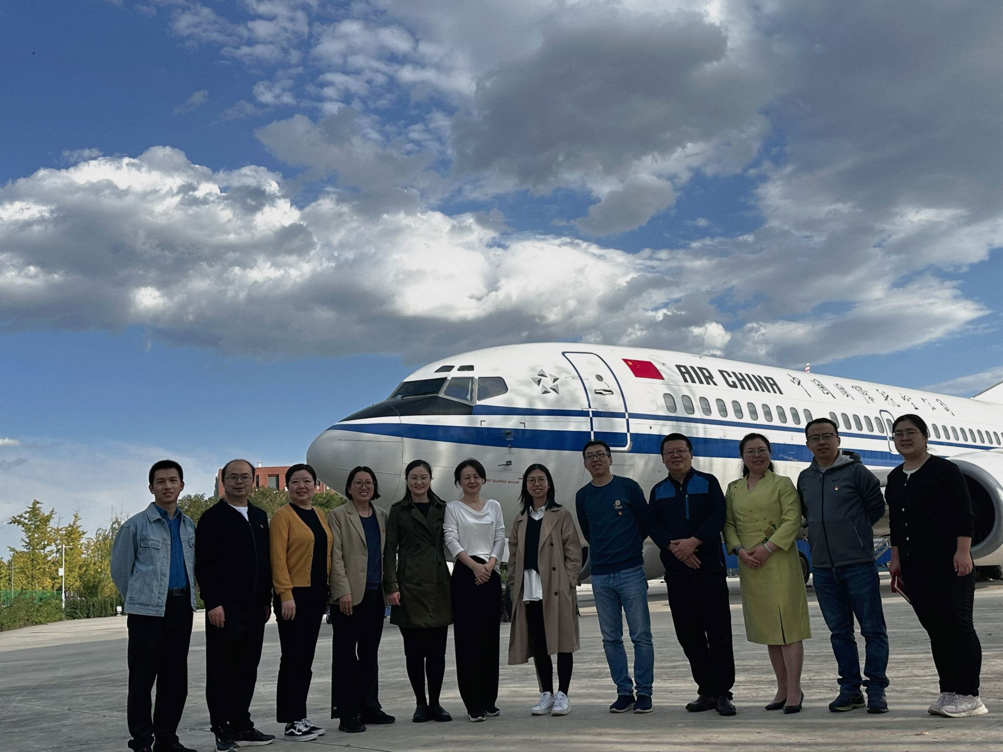 20231013航空工程学院航空维修系主题党日 (2).jpg