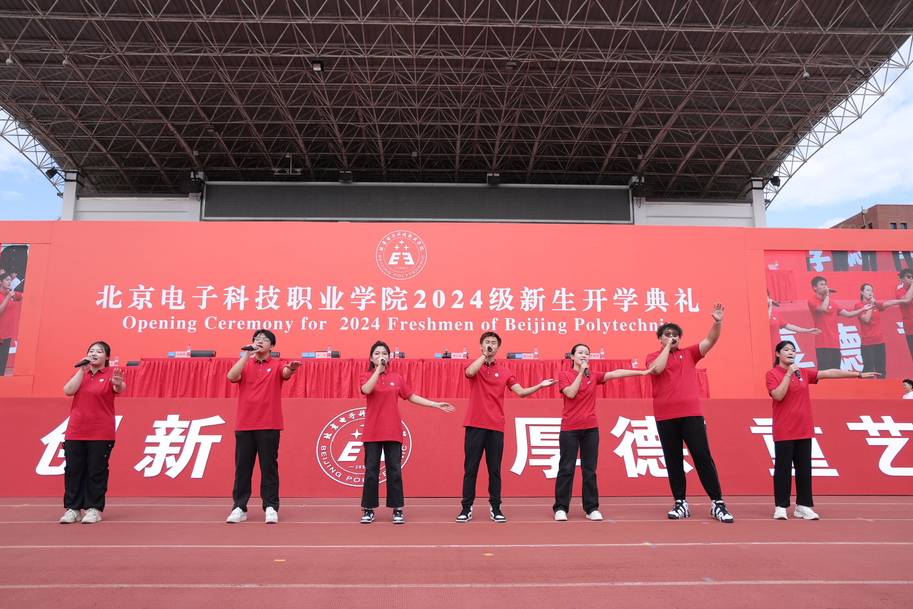 暖场合唱.JPG