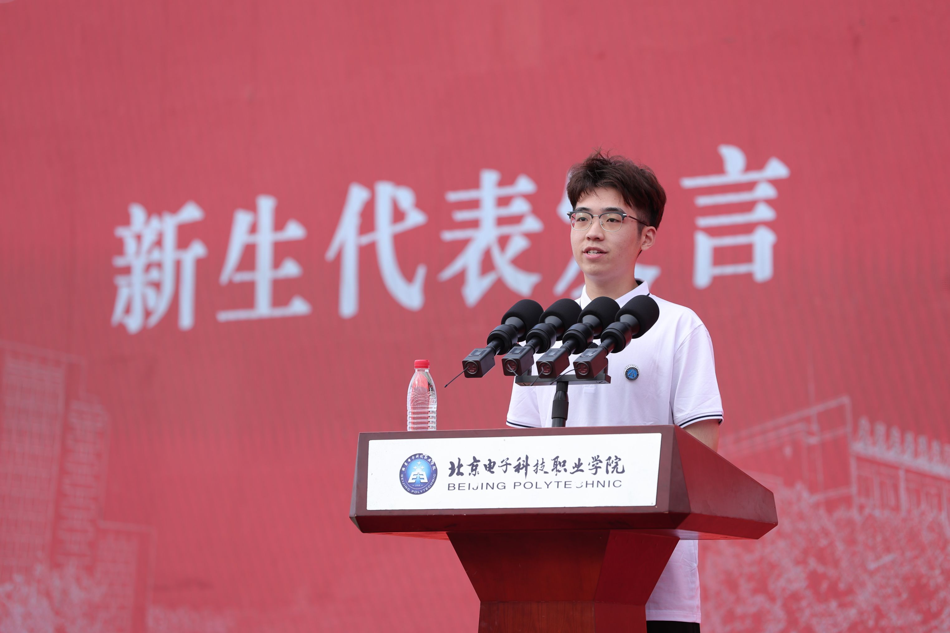 新生代表发言.JPG