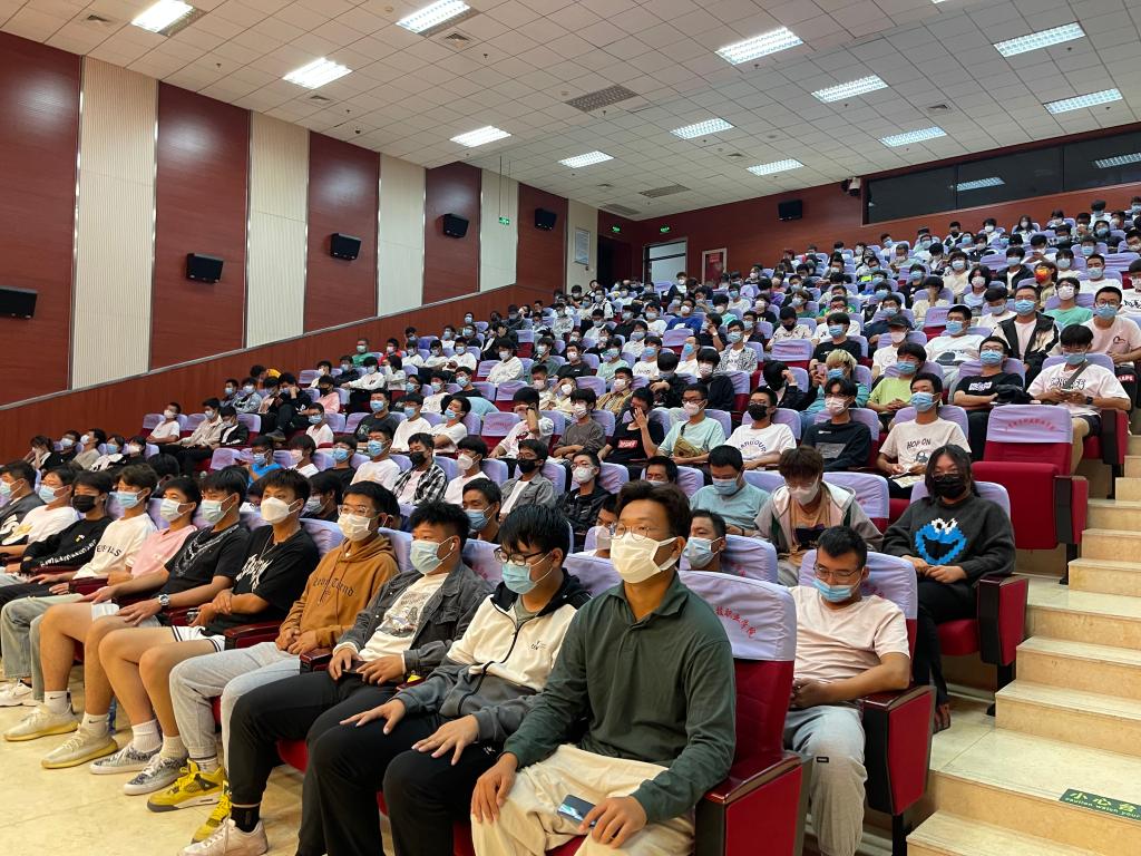 20220930-机电工程学院军训总结表彰同学们2.jpg 20220930-机电工程学院军训总结表彰同学们2.jpg