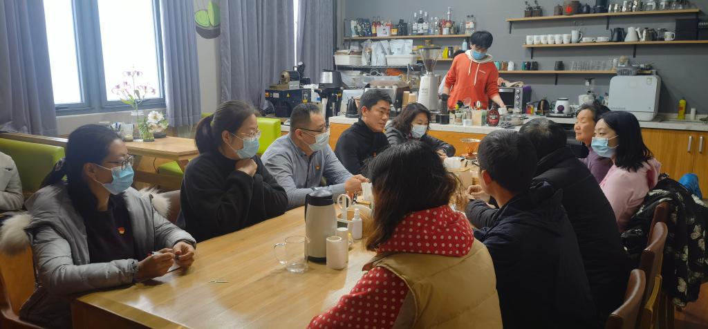 20220401-基础教育学院学生工作党支部与生物工程学院食品技术系党支部联合开展主题党日活动.jpg 20220401-基础教育学院学生工作党支部与生物工程学院食品技术系党支部联合开展主题党日活动.jpg