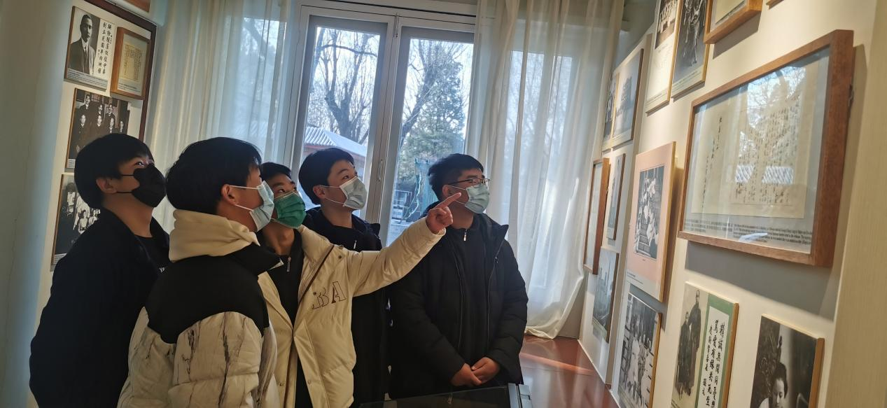 20220224-基础教育学院贯通2210班的红色文化感悟与传承实践团3.png 20220224-基础教育学院贯通2210班的红色文化感悟与传承实践团3.png