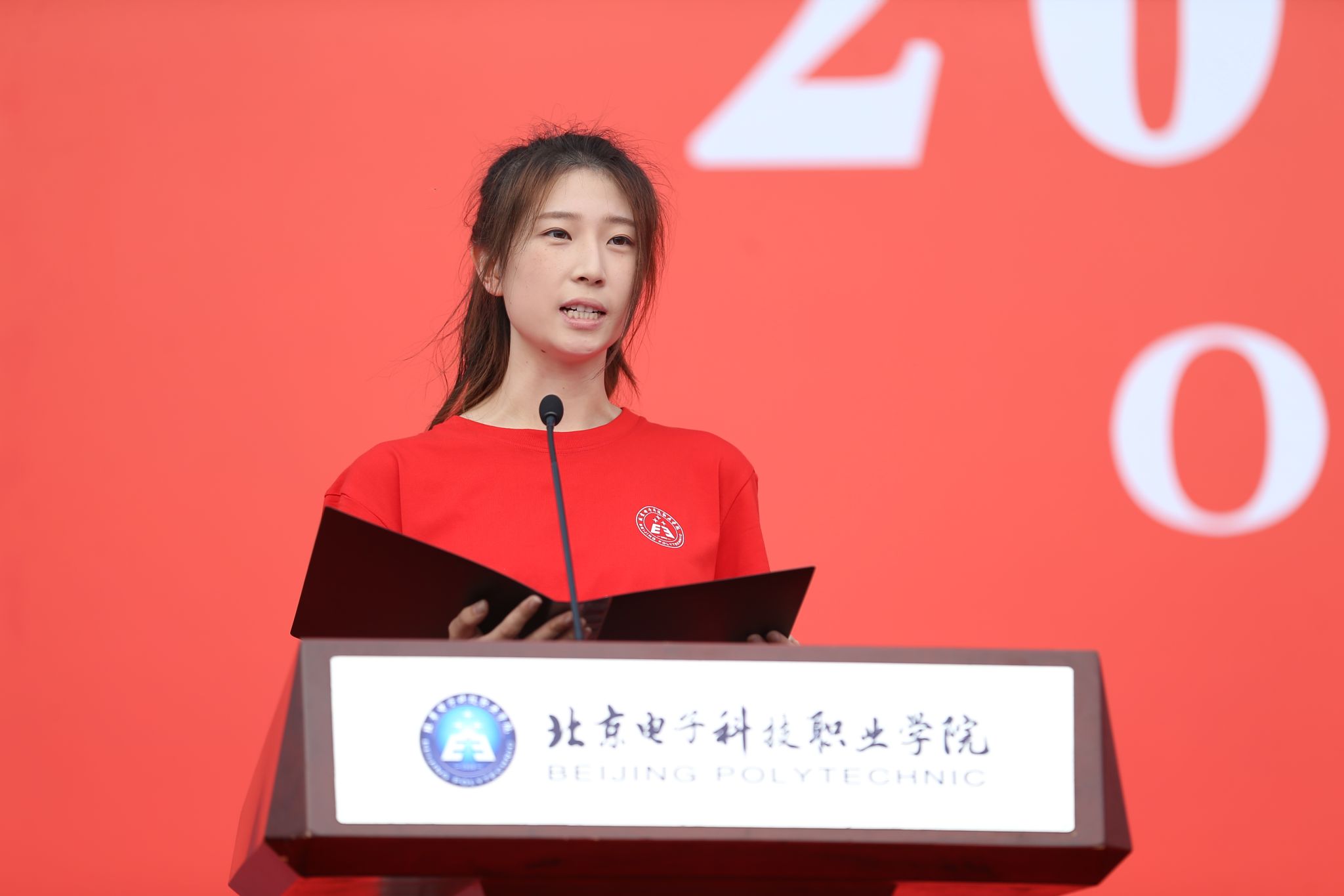11学生代表发言.jpg 11学生代表发言.jpg