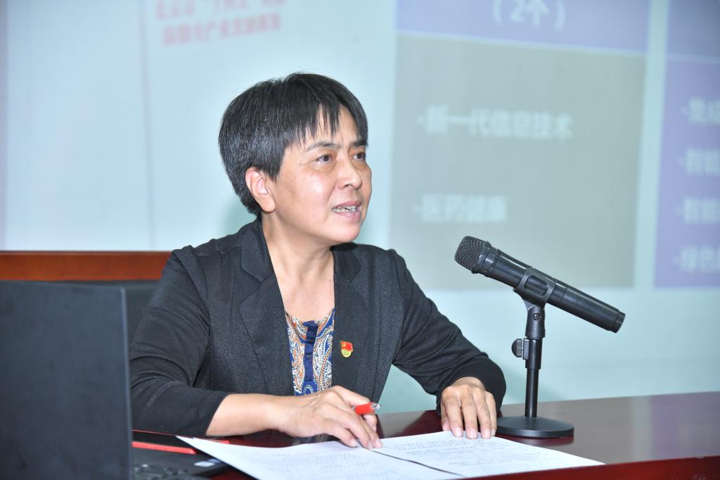 20220924-校领导为2022级新生讲授“开学第一课”.jpg