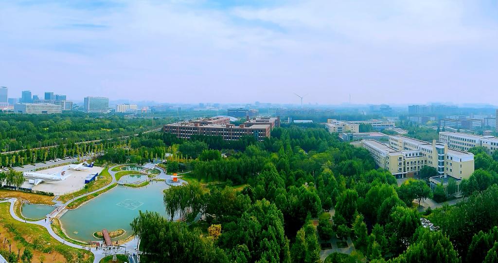 20221012-学校人工防汛蓄洪工程(匠心湖)建设落成 (2).jpg