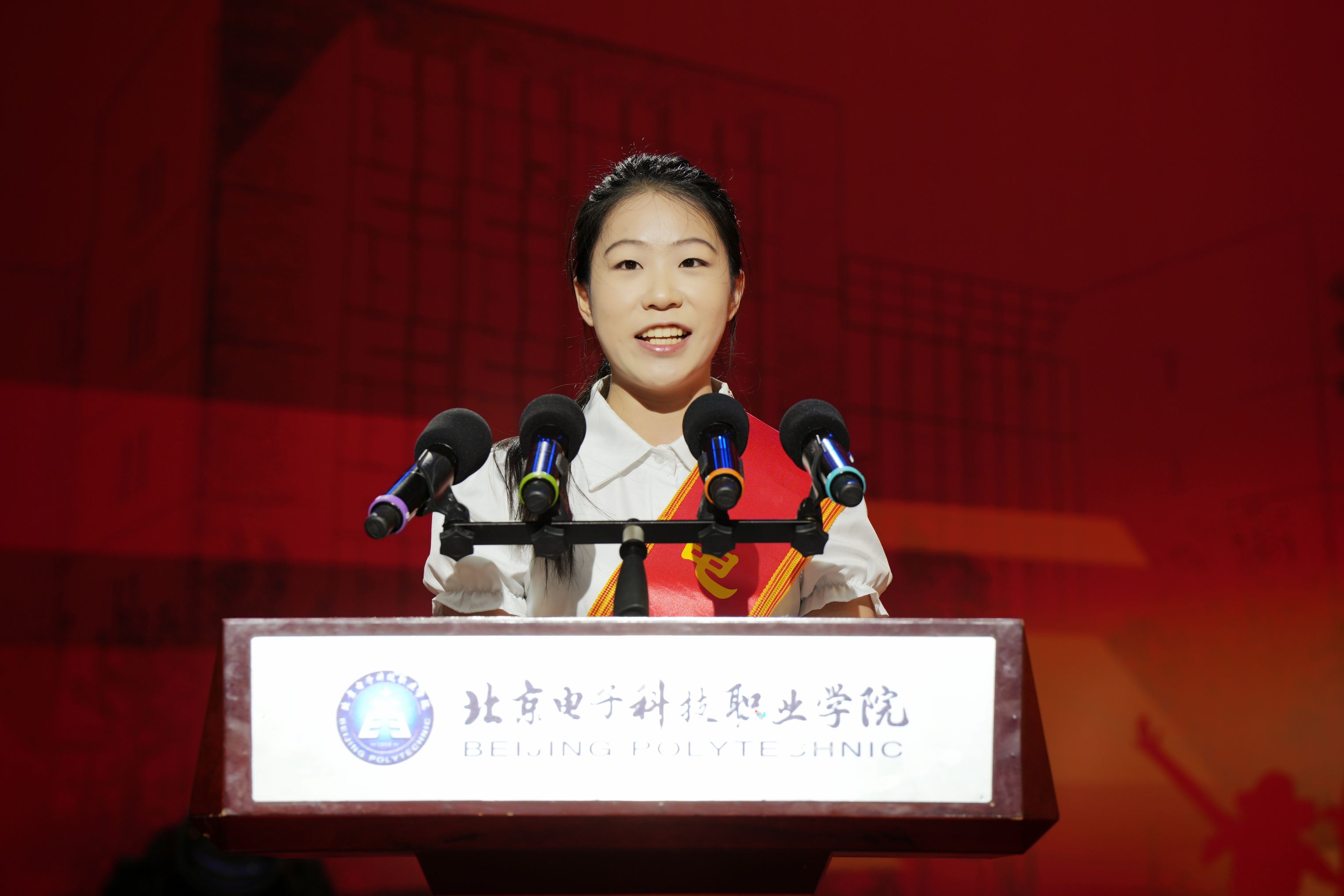 张宇_副本.jpg 张宇_副本.jpg