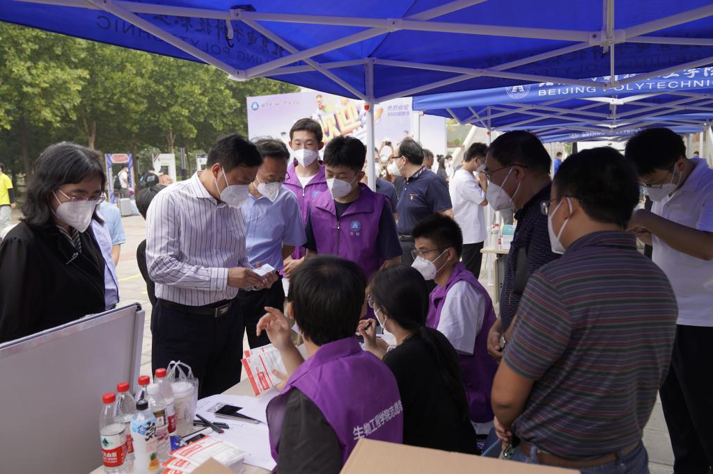 20220913-学校喜迎2022级高职新生入学报到 (1).JPG