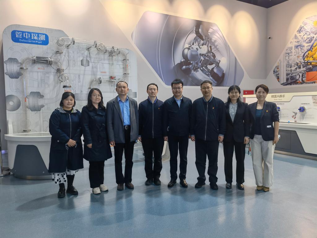 20220427-与中国科学技术馆工作人员合影.jpg