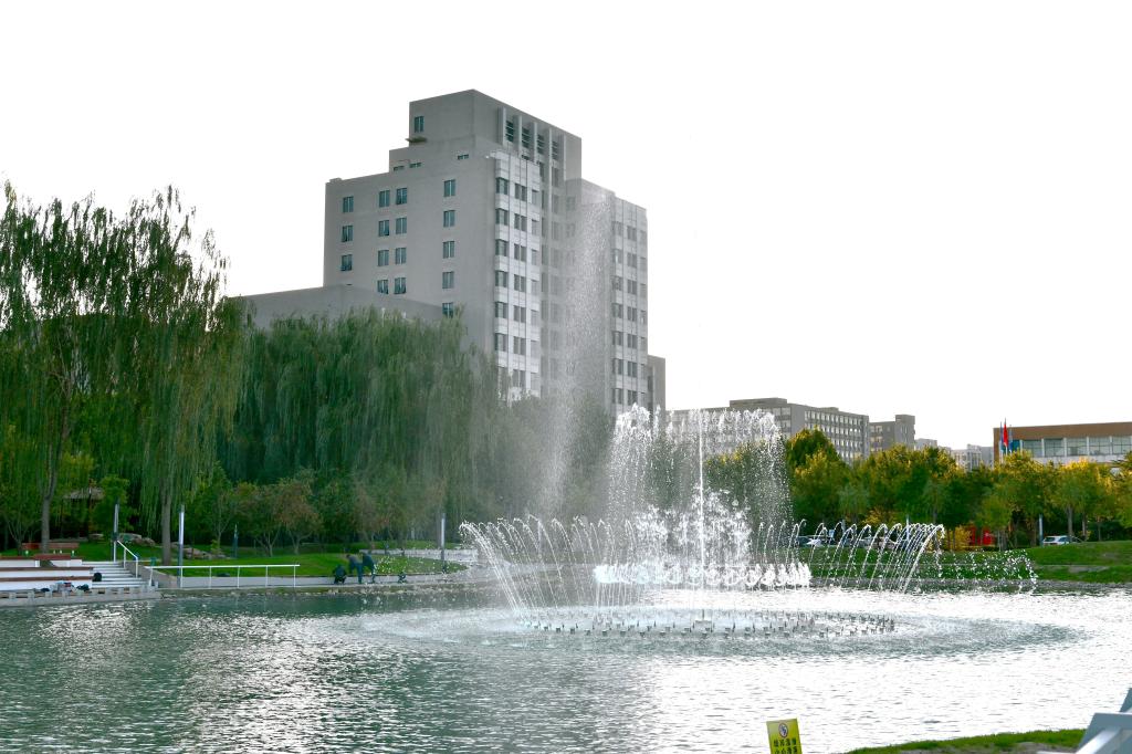 20221012-学校人工防汛蓄洪工程(匠心湖)建设落成 (4).jpg